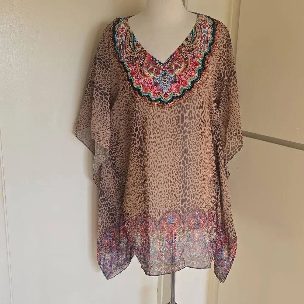 Pilyq Women V-Neck Cover Up Beige/Pink Animal Print Paisley/Beaded, EUC, XS/S